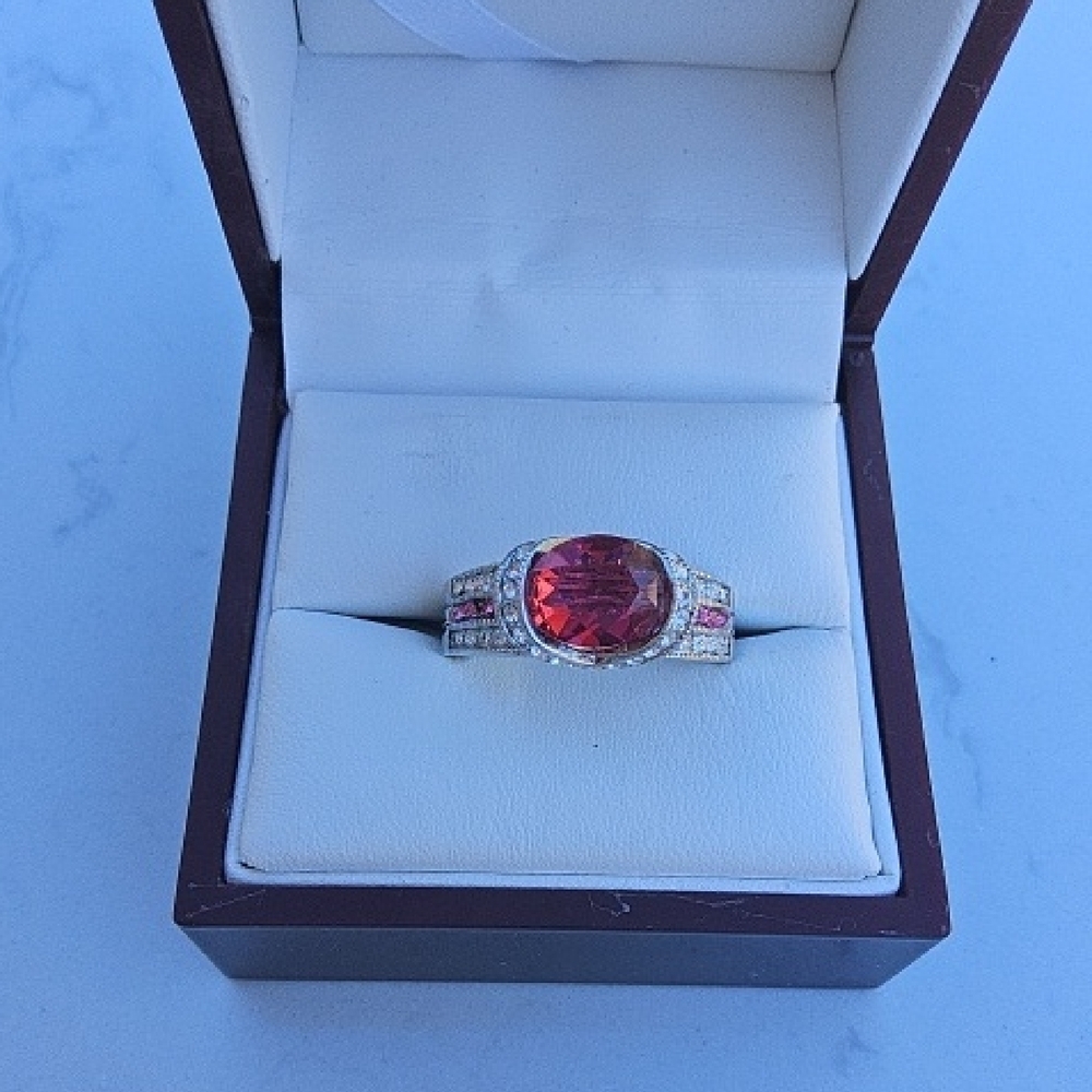 Elegant Silver and Red Gemstone Ring - Picture 1 of 1
